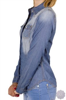 Koszula damska jeansowa niebieska gnieciona przetarta z długim rękawem