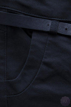 Granatowe eleganckie spodnie rurki z wyższym stanem (H82606)