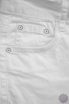 Damskie spodnie jeansowe rurki białe z wyższym stanem (S3035-1)