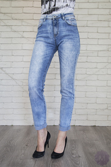 Spodnie damskie jeansowe rurki jasno niebieskie wytarte z jetami firmy Karostar (K-13164)