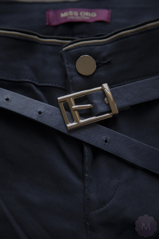 Granatowe eleganckie spodnie rurki z wyższym stanem (H82606)