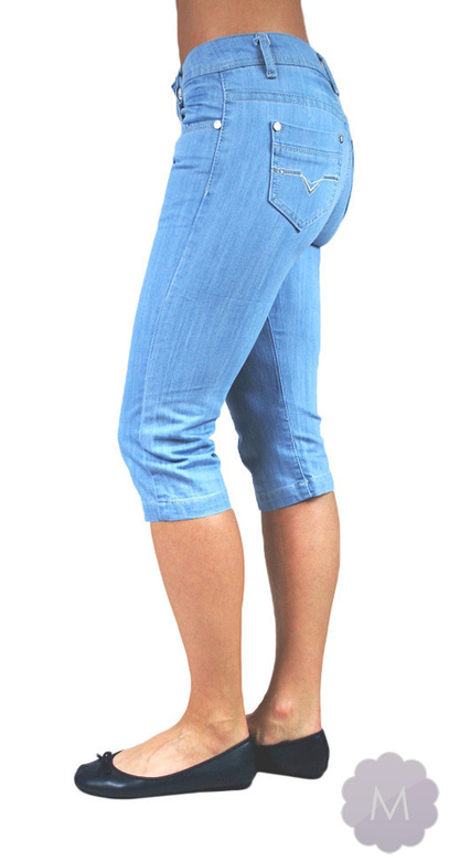 Damskie niebieskie krótkie spodenki jeansowe 