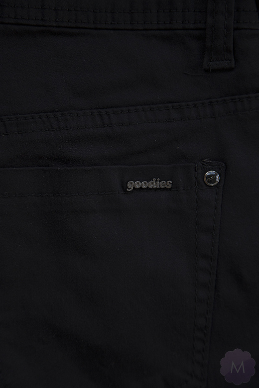 Elastyczne spodnie czarne lekko zwężane z wyższym stanem Goodies (W050)